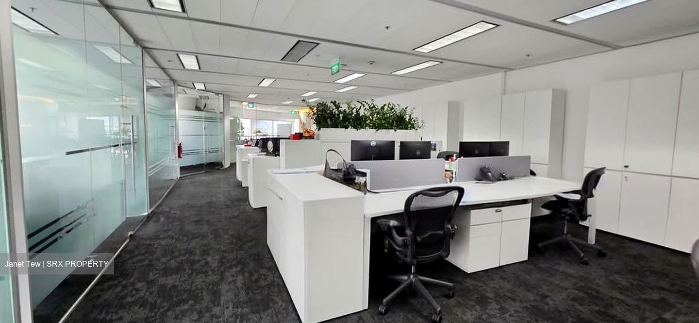 Gateway East (D7), Office #537066561